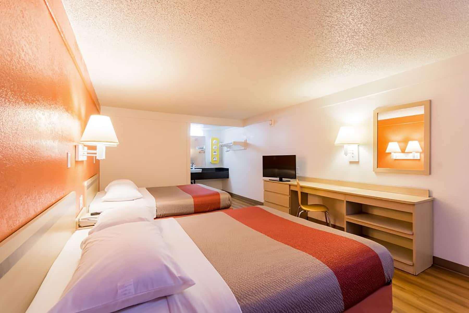 Travelodge By Wyndham Essington / Philadelphia Airport Экстерьер фото