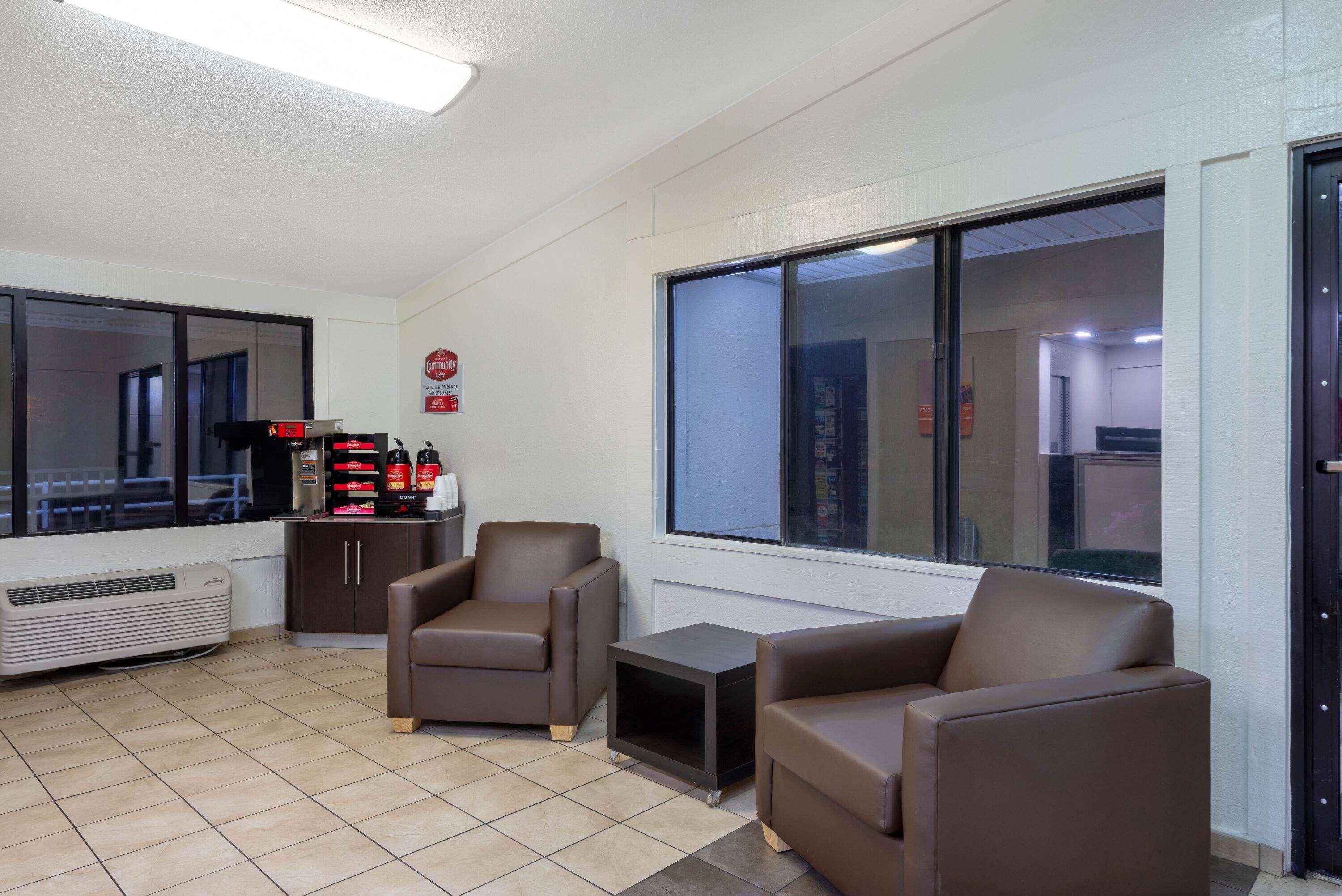 Travelodge By Wyndham Essington / Philadelphia Airport Экстерьер фото